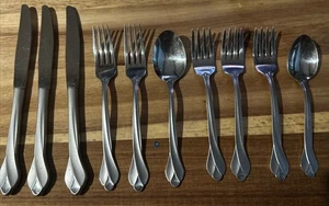 10 Pc Oneida TRIBECA SATIN Stainless Mixed Flatware Knives Forks Spoons - Picture 1 of 5