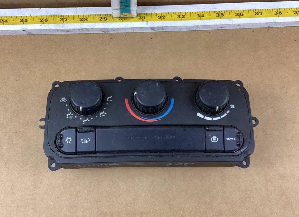 2001 - 2002 道奇 Caravan Hvac 空调温度气候控制单元 原始设备制造商 — 第 1/4 张图片