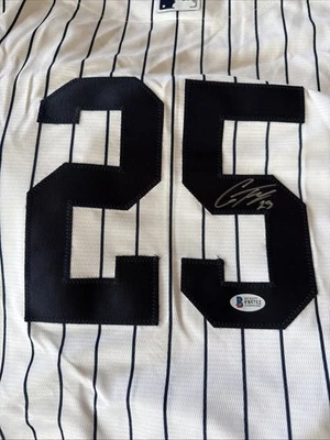 #25 JERSEY COSIDO AUTOGRAFIADO DE GLEYBER TORRES YANKEES BECKETT TESTIGO Foto 1 de 4