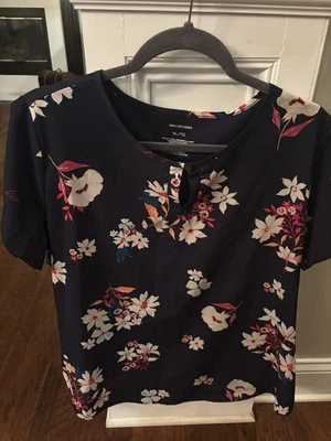 Blusa Van Heusen feminina XL azul marinho e floral casual ou elegante manga curta - Imagem 1 de 3