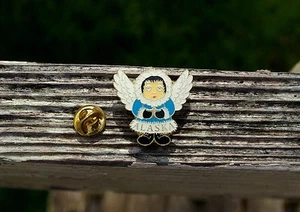 Alaska Angel Wings Eskimo Inuit Gold Tone Metal & Blue Enamel Pin Pinback - Picture 1 of 5