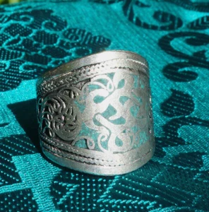 Filigrana Anello Dal Nepal Con " Infinito Nodo " per La Amore Eterno Turchese - Picture 1 of 2