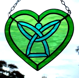 GREEN & BLUE CELTIC HEART KNOT Stained Glass SUNCATCHER Family & New Mum Present - Picture 1 of 24