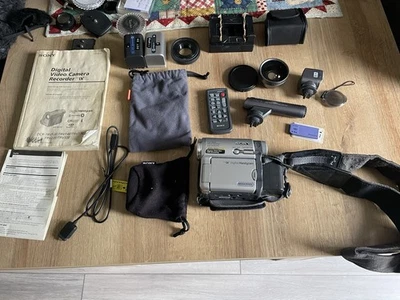 Sony DCR-TRV33E Handycam Camcorder And Accessories Flash Microphone Lens - Image 1 of 4