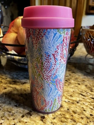Copo de viagem Lilly Pulitzer acrílico parede dupla 16 oz tampa rosa água-viva - Imagem 1 de 4