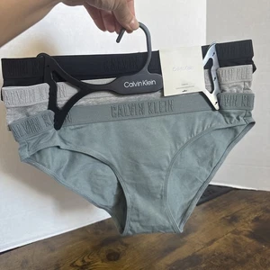 CALVIN KLEIN Panties Sz M 3 Pack QP1999X-931 Cotton MSRP$33 Multicolor NEW - Picture 1 of 5