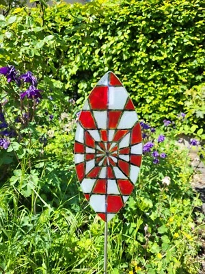 Gartenstecker Glas abstrakt rot/weiss Deko Garten Handarbeit Winterfest - Bild 1 von 2
