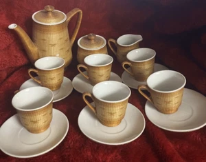 Lotto 15: set teiera, tazza, zucchero/crema ceramica sovrapposta bambù con scatola originale - Foto 1 di 16