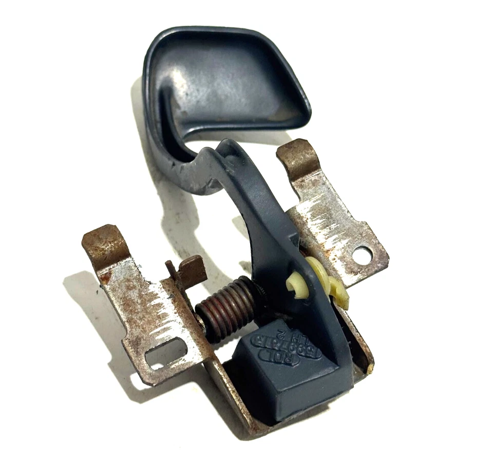 GMC JIMMY 1994-1998 MANIJA DE PUERTA INTERIOR DELANTERA IZQUIERDA USADA OEM Foto 1 de 4