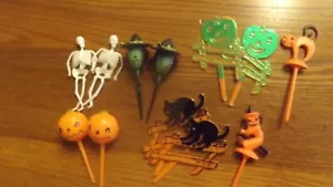 Lote de 12 piezas de colección de 12 piezas Halloween Cake Cupcake Toppers Bruja Gato Esqueleto - Imagen 1 de 4