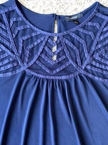 Suéter Espresso Malla Embellecida Azul Marino Talla XL Botón Atrás - Imagen 1 de 6