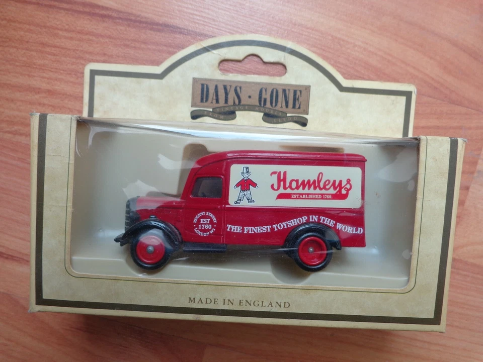 LLEDO DAYS GONE CLASSIC 1950 BEDFORD 30CWT FURGONE DA CONSEGNA 'HAMLEYS' - Immagine 1 di 1