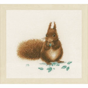 Lanarte Counted Cross Stitch Kit: Squirrel (Evenweave) - Picture 1 of 1