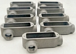 (9) CROUSE HINDS LR29 3/4" CONDUIT OUTLET BODY - Picture 1 of 24