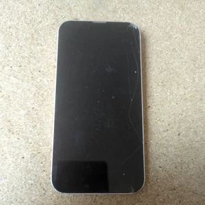 Apple iPhone 13 128GB Unlocked MLPF3B/A Midnight Cracked Screen/Back - Afbeelding 1 van 6