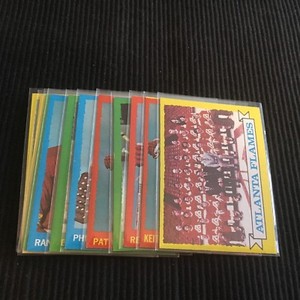 1973/74 TOPPS HOCKEY ATLANTA FLAMES TEAM SET 11 CARDS  VERY NICE  NM