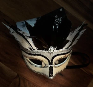 Black White Mardi Gras Feather Mask Halloween Party Masquerade Sequins Sparkle - Picture 1 of 8
