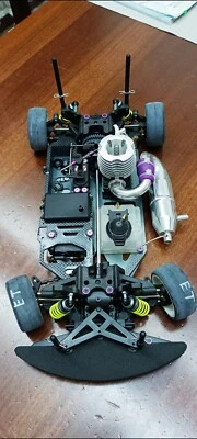 Modello radiocomando 1/10 con motore a scoppio mai acceso servi nuovi + scocche - Immagine 1 di 4