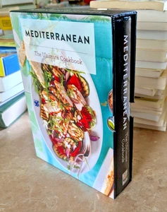 Mediterranean: The Ultimate Cookbook by Derek Bissonnette (2022, HB in Slipcase) - Imagen 1 de 2