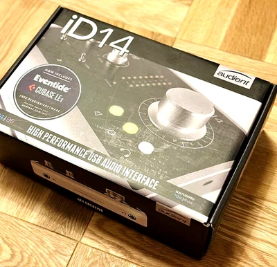 Audient ID14 USB Audio Interface Microfono Preamplificatore Cavo e Scatola... - Immagine 1 di 4