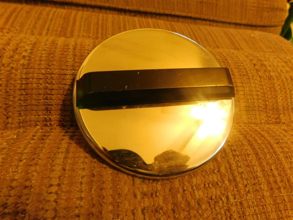 NOS 1975 FORD MUSTANG II PINTO GRANADA RANCHERO GAS FUEL CAP ASBY STANT G-715 Foto 1 de 1