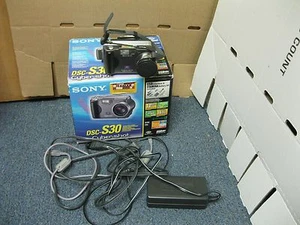 Sony DSC-S30 Camcorder Handycam Cycbershot with Box - Picture 1 of 7