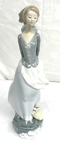 Vintage Lladro - "Wind Blown Girl" Sea Breeze- Retired - Picture 1 of 4