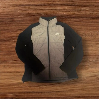 Chaqueta acolchada con cremallera New Balance para mujer talla grande gris y negra polar Foto 1 de 4