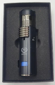 BRIQUET DE COLLECTION EN BOITE - MYON JAUNE TEMPETE FONCTIONNEL - LEGER ACCROC - Foto 1 di 2