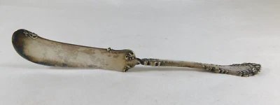 Antiguo cuchillo de mantequilla retorcida con patrón de bayas Rogers Bros. A1 1847 7 1/4" mono "B" Foto 1 de 4