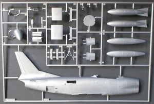 Sable para perros Revell escala 1/48 F-86D - Lote de 3 piezas del kit n.º. 04553 - Imagen 1 de 1