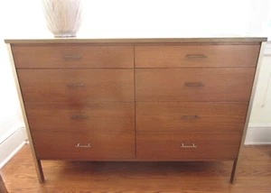 Mid Century Modern CALVIN by PAUL McCOBB Walnut 8 Drawer Dresser - Picture 1 of 11