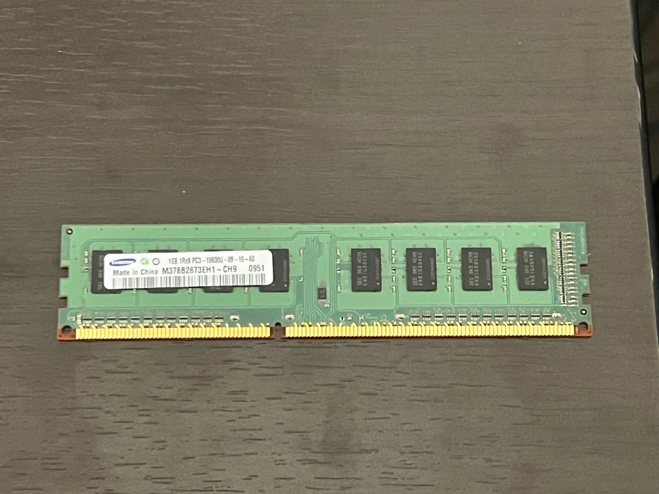 Samsung M378B2873EH1-CH9 1GB DDR3-1333 PC3-10600 RAM  - Image 1 of 1
