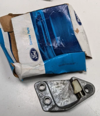 Placa de golpeador de puerta derecha Ford Mercury Edsel 1957-60 C1TB-9122008-A nuevo de lote Foto 1 de 4