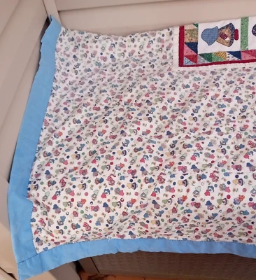 Vintage Handmade Sunbonnet Sue Quilt, 54" x 61" - Image 1 of 4