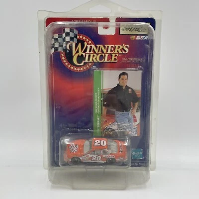 Tony Stewart #20 The Home Depot Winner's Circle Diecast Car & Collectors Card Foto 1 de 2