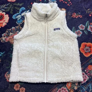 Patagonia Girls Small Fluffy white Fleece Full Zip Vest Youth - Picture 1 of 4