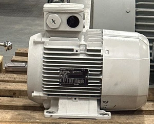 Siemens 1LE10021BB234ABQ AC Induction Motor, 6.16HP Frame 112M  - Picture 1 of 4