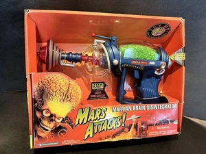 Mars Attacks MARTIAN BRAIN DISINTEGRATOR Trend Master Red Sealed 1996 Unused - Picture 1 of 5