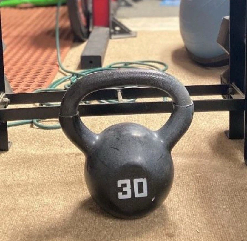 30LB Cast Iron Kettlebell Weight Training Fitness Equipment Smooth Grip New - Image 1 of 1