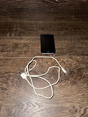 Apple iPod Touch 1st Gen Black 16GB A1213 MA627LL W/ Cord Tested & Working - Image 1 of 4