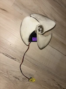 KENMORE REFRIGERATOR CONDENSER FAN MOTOR/FAN- EAU61644105 | ADP36665702 - Picture 1 of 4
