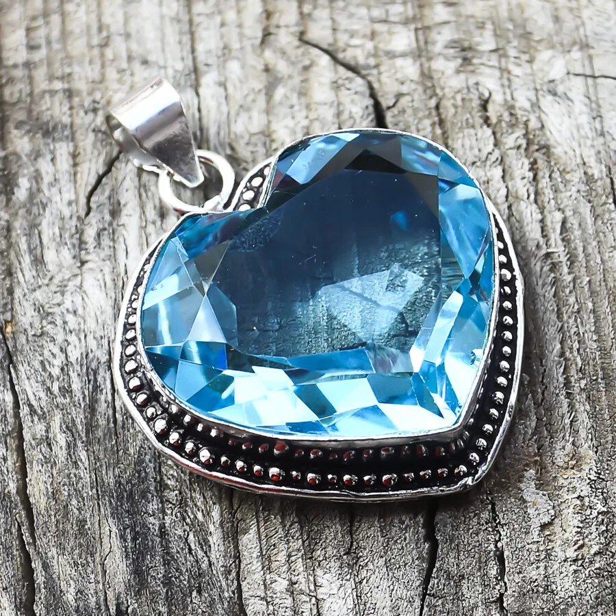 Hermoso colgante hecho a mano de plata de ley 925 con piedras preciosas de topacio azul de Londres de 1,9" Foto 1 de 1
