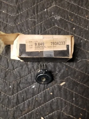 NOS GM 1971-1975 Oldsmobile 98 Delta 88 Toronado Speaker Fader Control Knob - Image 1 of 2