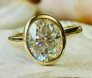 14 Karat gelbvergoldet 2 Karat ovaler Schliff simuliert Diamant Solitär Verlobungsring - Bild 1 von 5