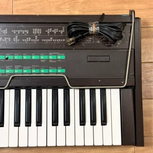 Yamaha DX7 Digital Programmable Algorithm Synthesizer keyboard - Picture 1 of 9
