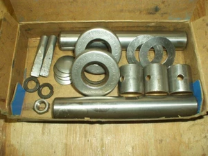 1941 1942 1947 International 1/2 , 3/4, 1 ton Truck king pin set # 84663HA NOS! - Bild 1 von 1