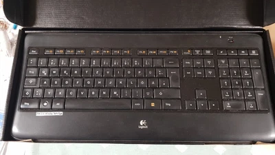 Logitech K800  Beleuchtet QWERTZ Deutsches Tastatur - Schwarz... - Bild 1 von 3