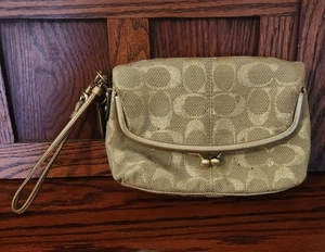 Muñequera Coach Gold Tan Signature con bloqueo plegable con correa desmontable - Imagen 1 de 7