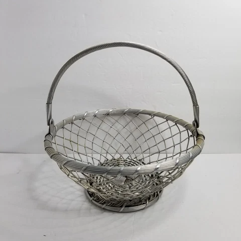 Vintage Aluminum Metal Large Woven Silver Fruit/Bread Basket, W 12" x H 5.25" Cover
